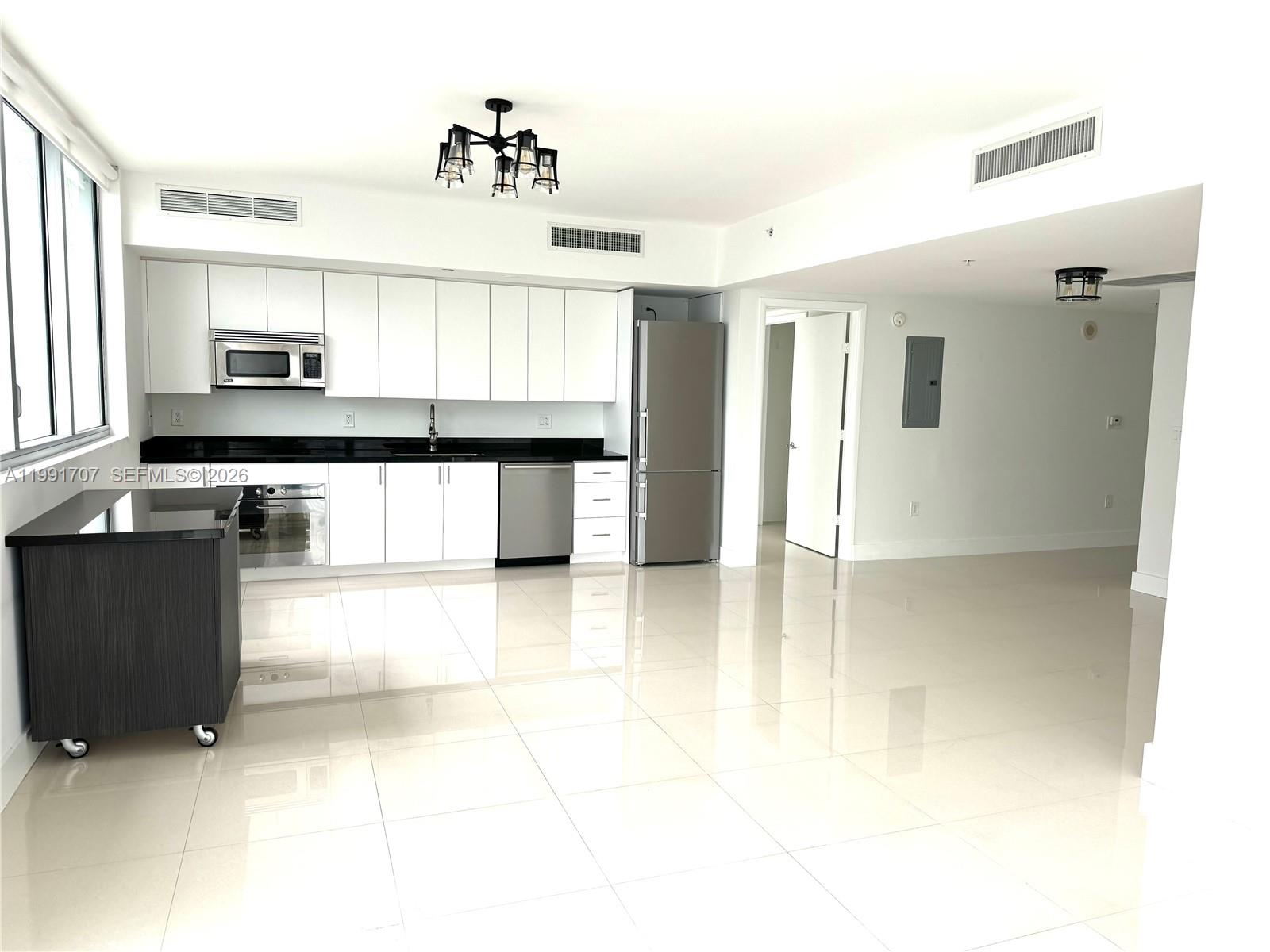 92 SW 3rd St #2905, Miami FL 33130