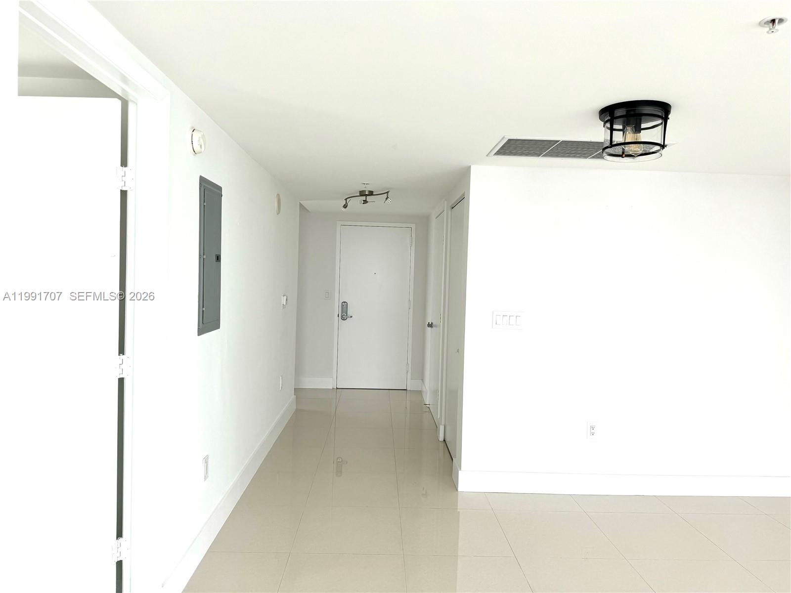 92 SW 3rd St #2905, Miami FL 33130