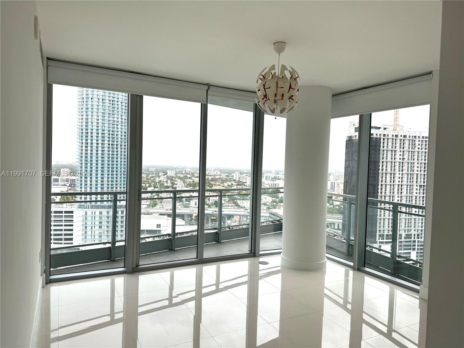 92 SW 3rd St #2905, Miami FL 33130