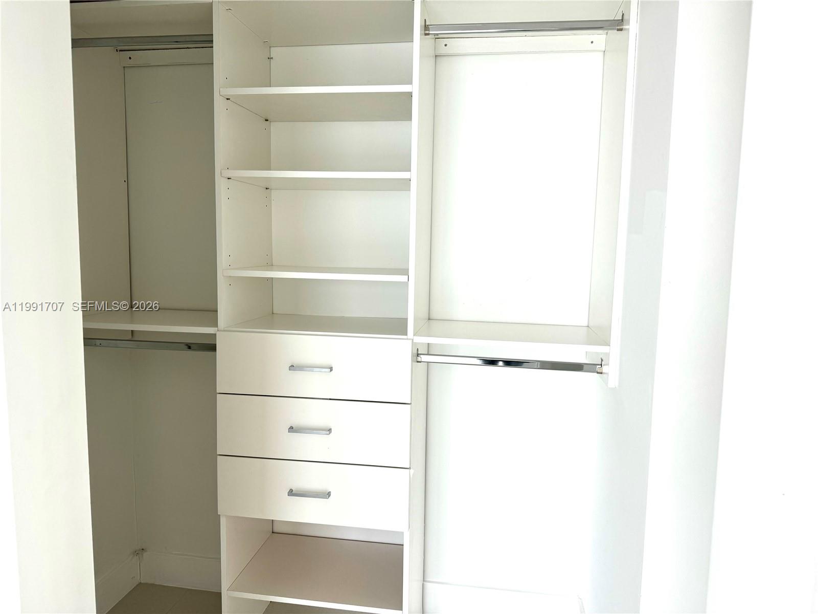 92 SW 3rd St #2905, Miami FL 33130