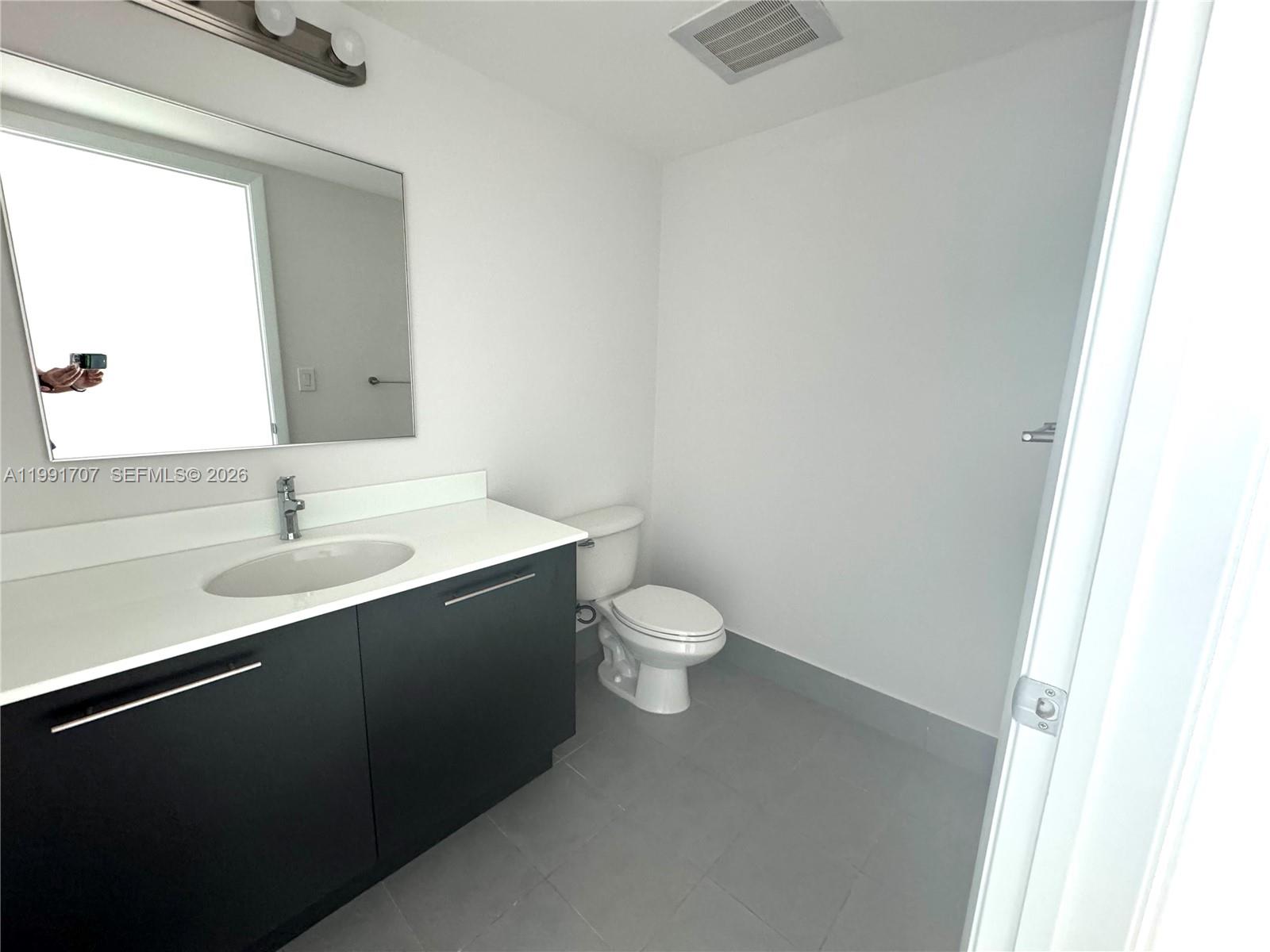 92 SW 3rd St #2905, Miami FL 33130