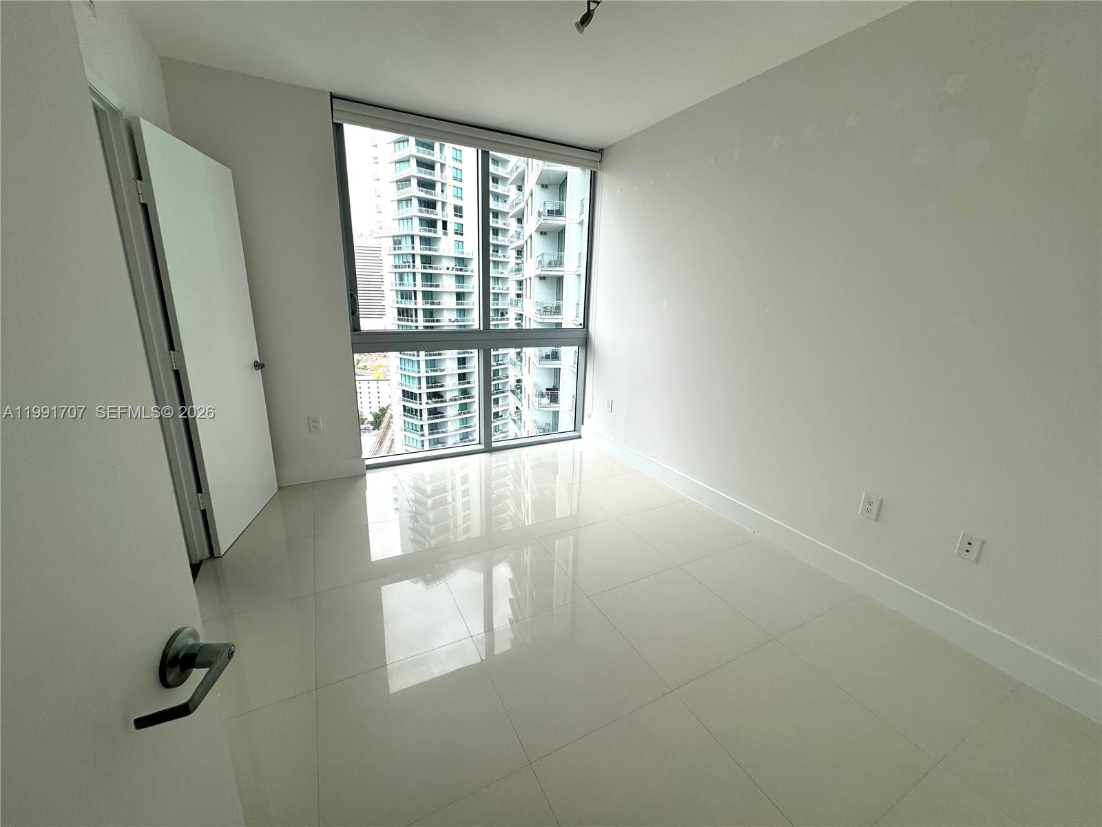 92 SW 3rd St #2905, Miami FL 33130