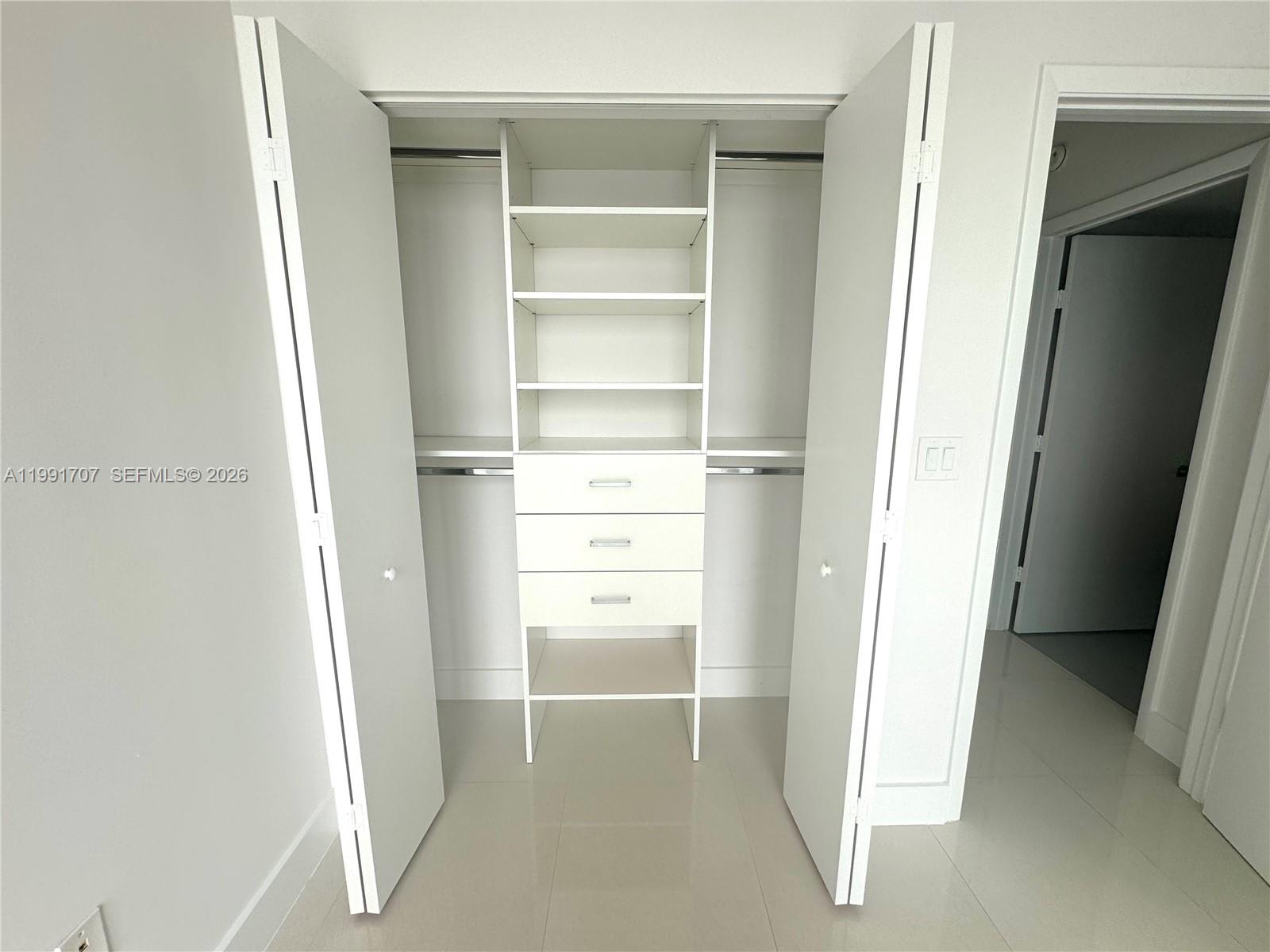 92 SW 3rd St #2905, Miami FL 33130