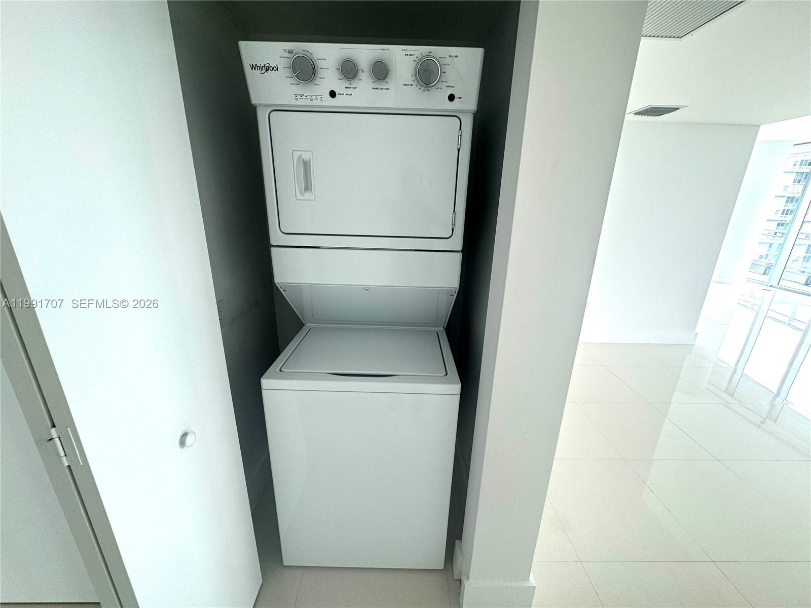 92 SW 3rd St #2905, Miami FL 33130