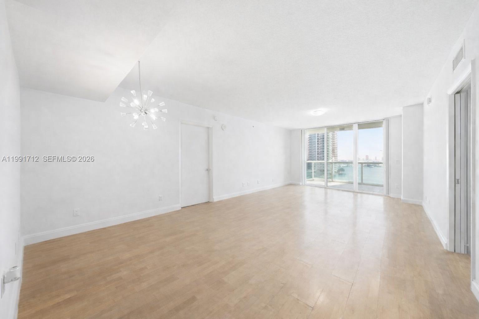 31 SE 5th St #2604, Miami FL 33131