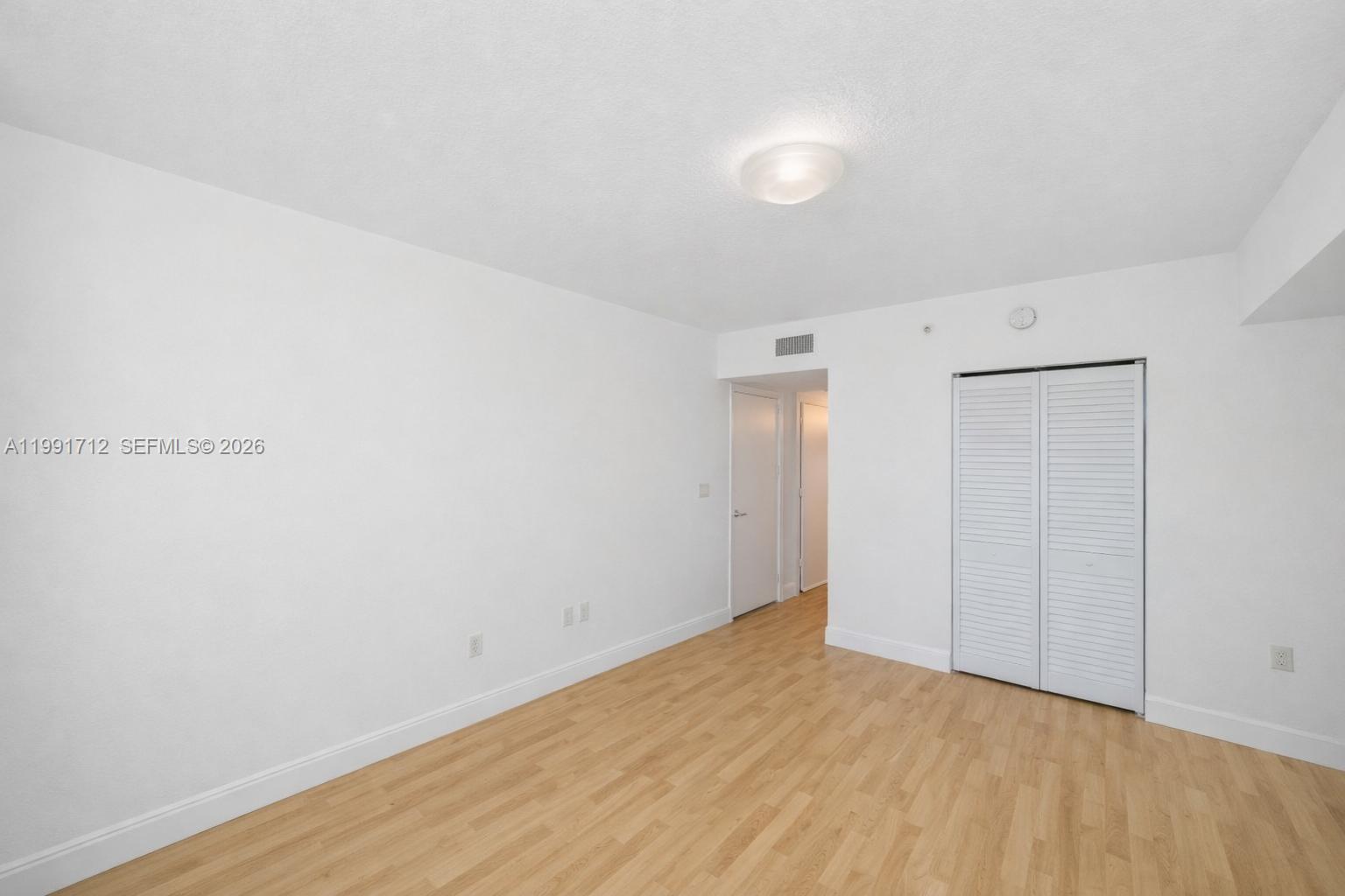 31 SE 5th St #2604, Miami FL 33131