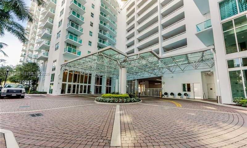 31 SE 5th St #2604, Miami FL 33131