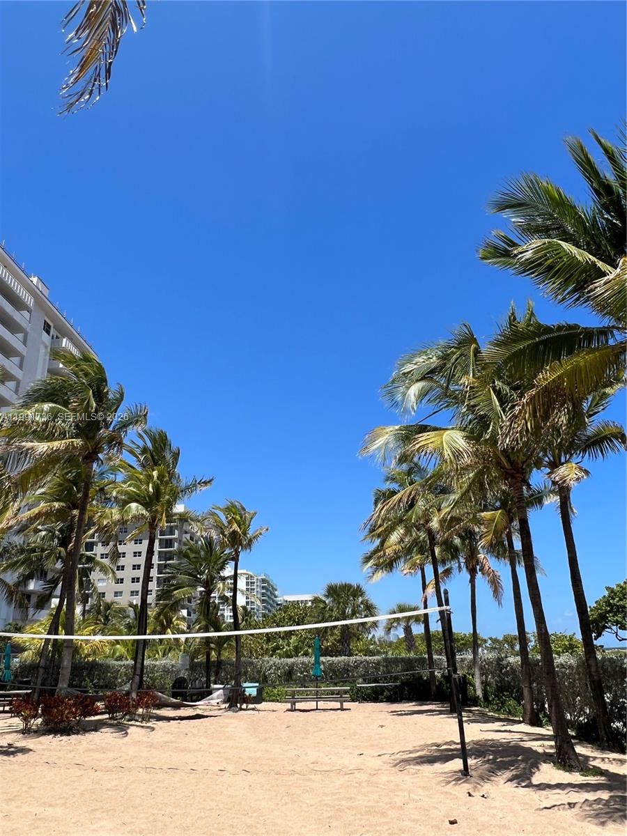 9172 Collins Ave #214, Surfside FL 33154