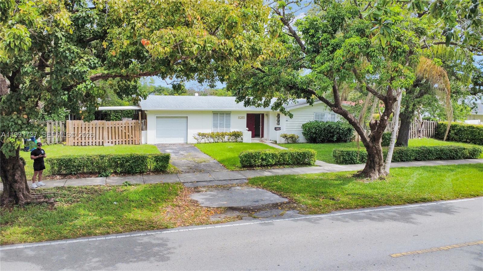 8285 SW 104th St, Miami FL 33156