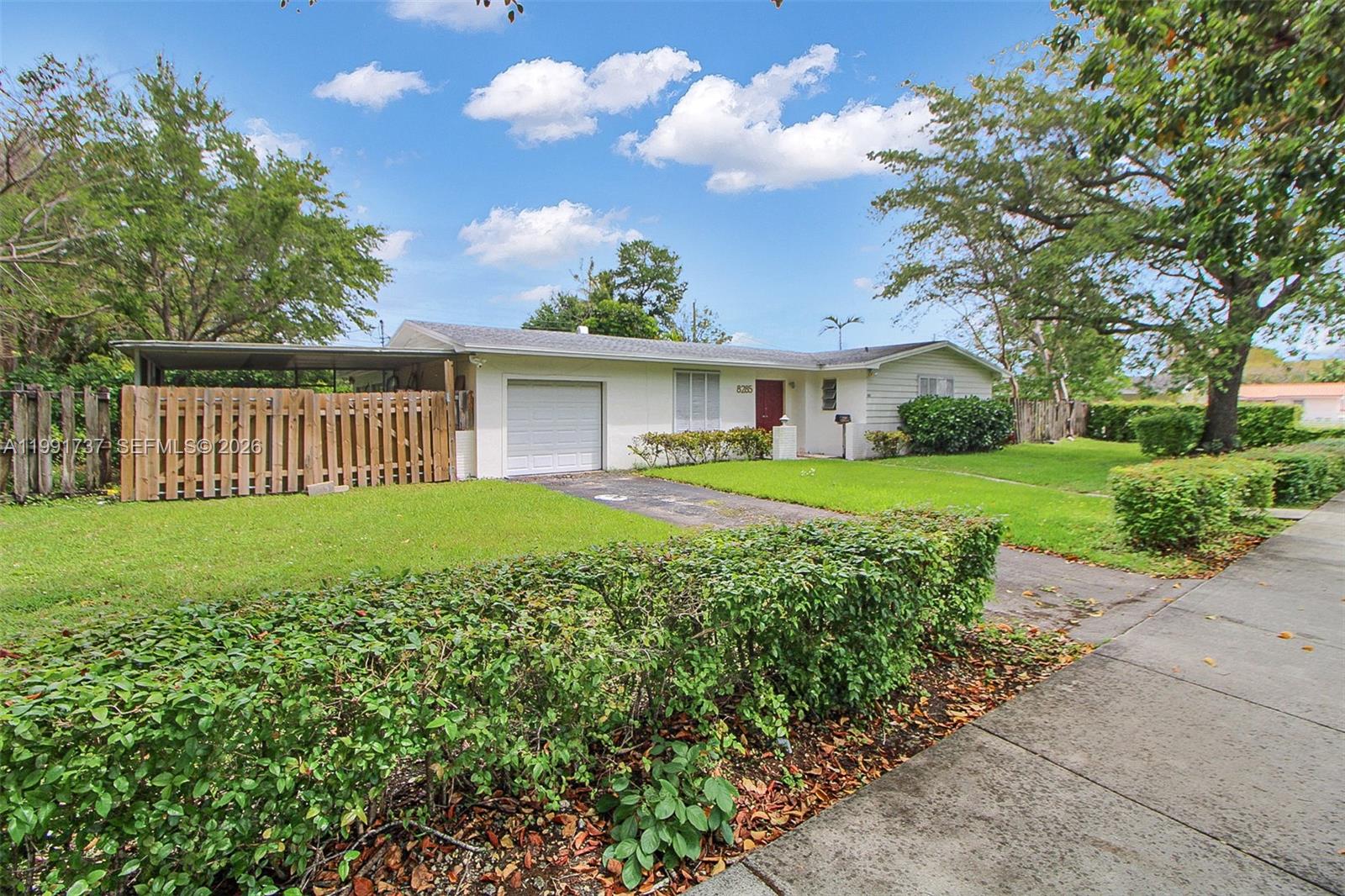 8285 SW 104th St, Miami FL 33156