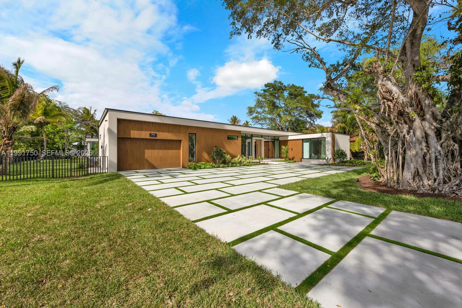 7901 SW 120th St, Pinecrest FL 33156