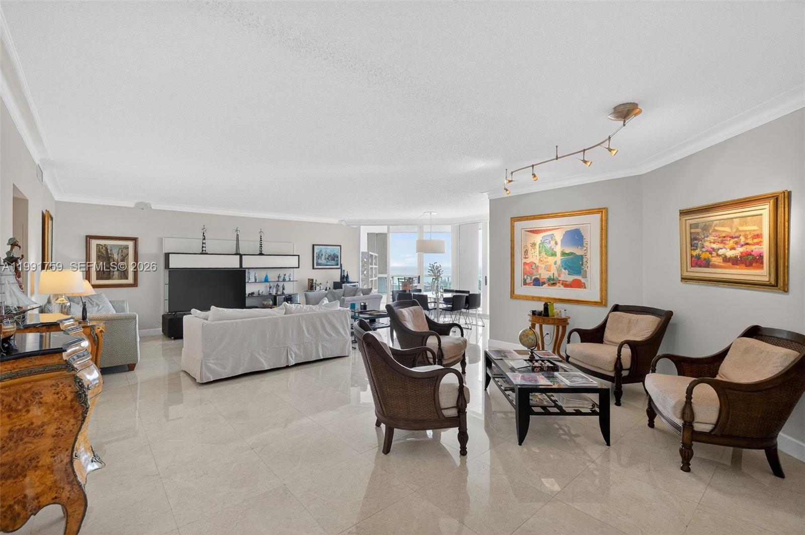 21050 Point Pl #2202, Aventura FL 33180