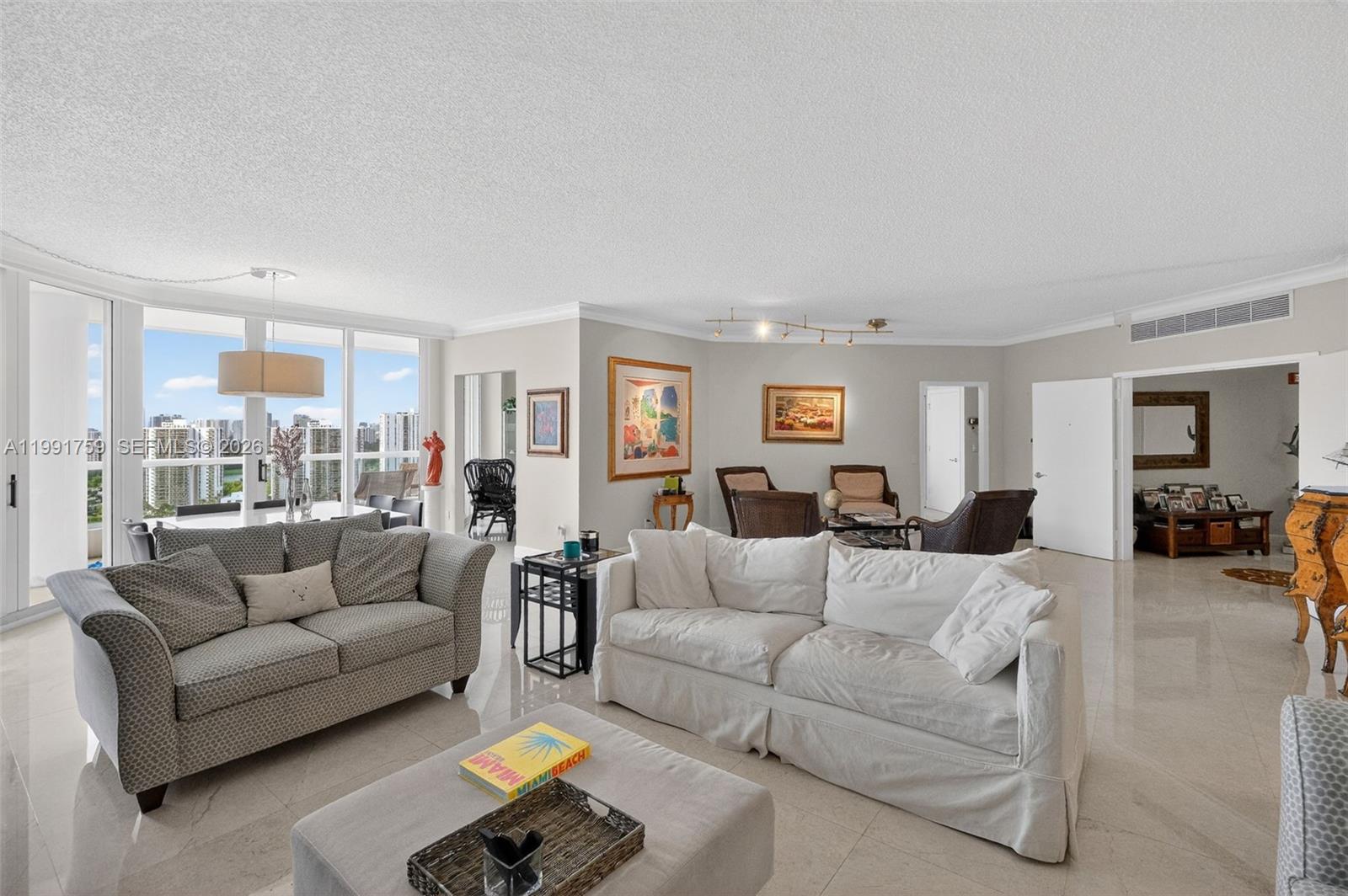 21050 Point Pl #2202, Aventura FL 33180