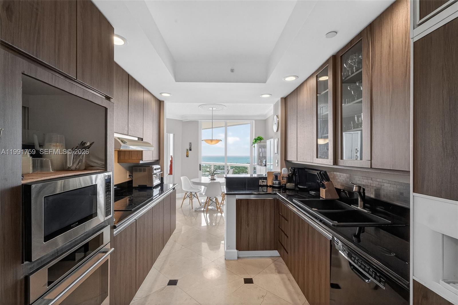 21050 Point Pl #2202, Aventura FL 33180