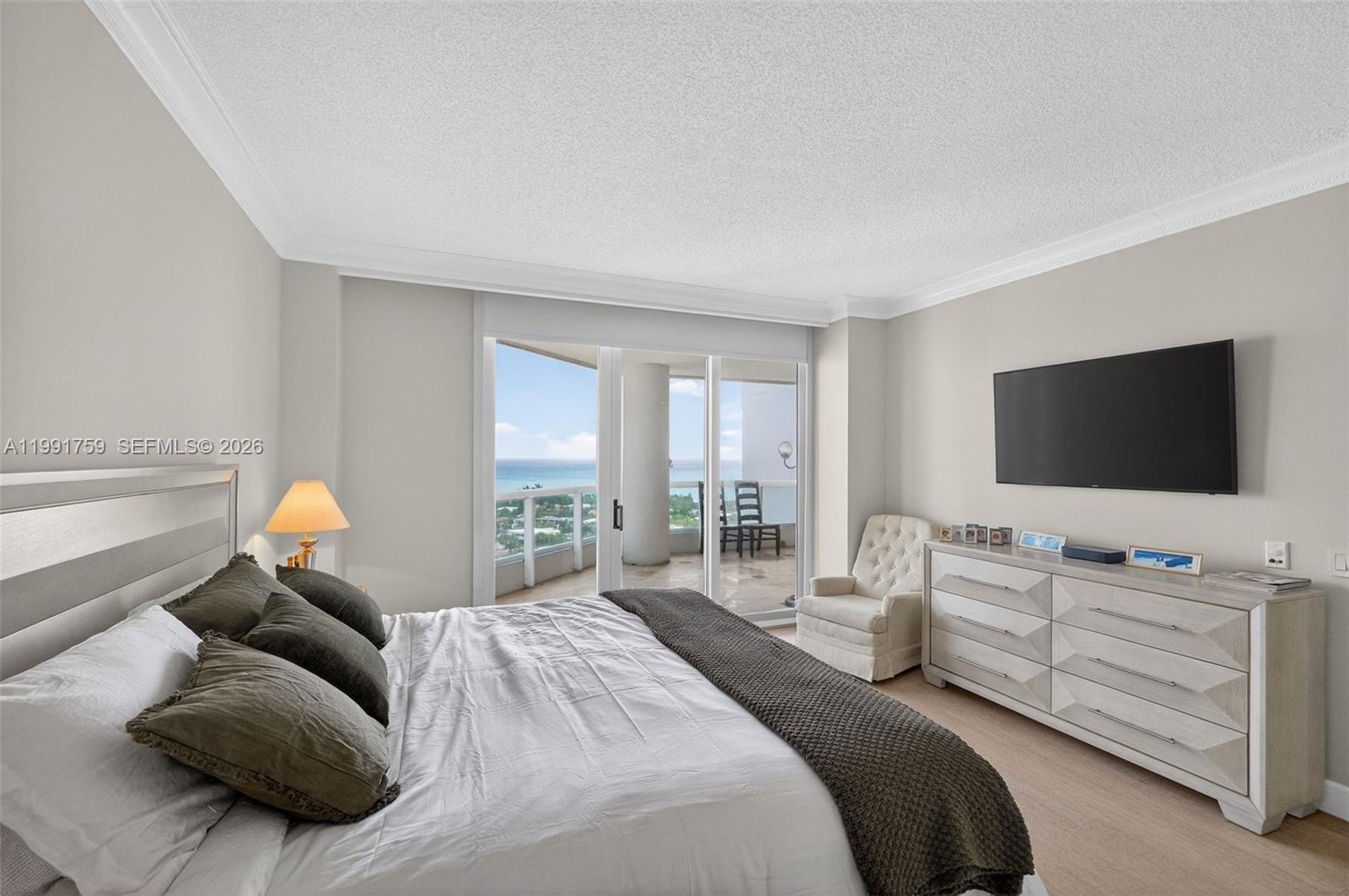 21050 Point Pl #2202, Aventura FL 33180