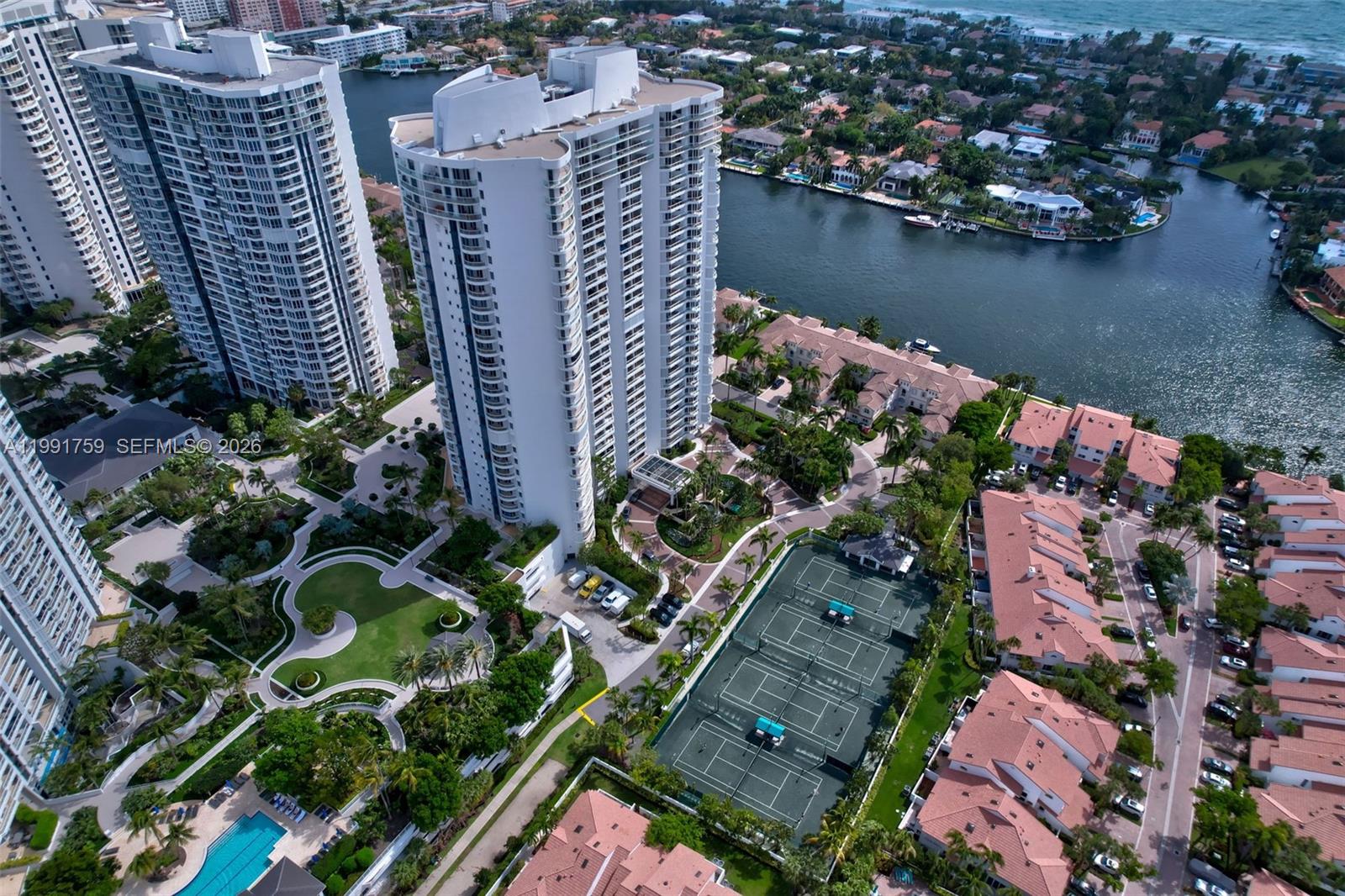 21050 Point Pl #2202, Aventura FL 33180