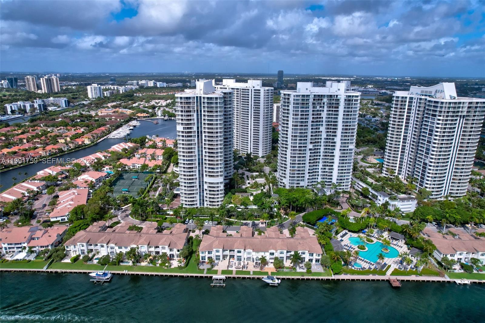 21050 Point Pl #2202, Aventura FL 33180