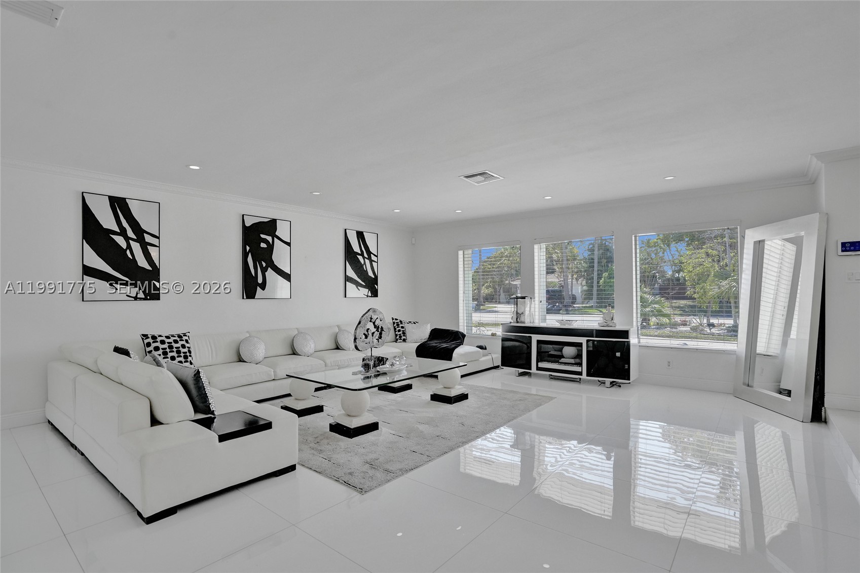 4100 Bayview Dr, Fort Lauderdale FL 33308