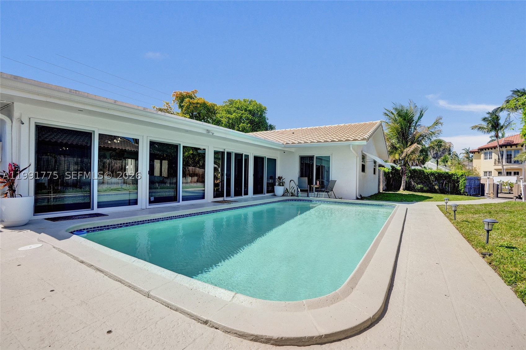 4100 Bayview Dr, Fort Lauderdale FL 33308