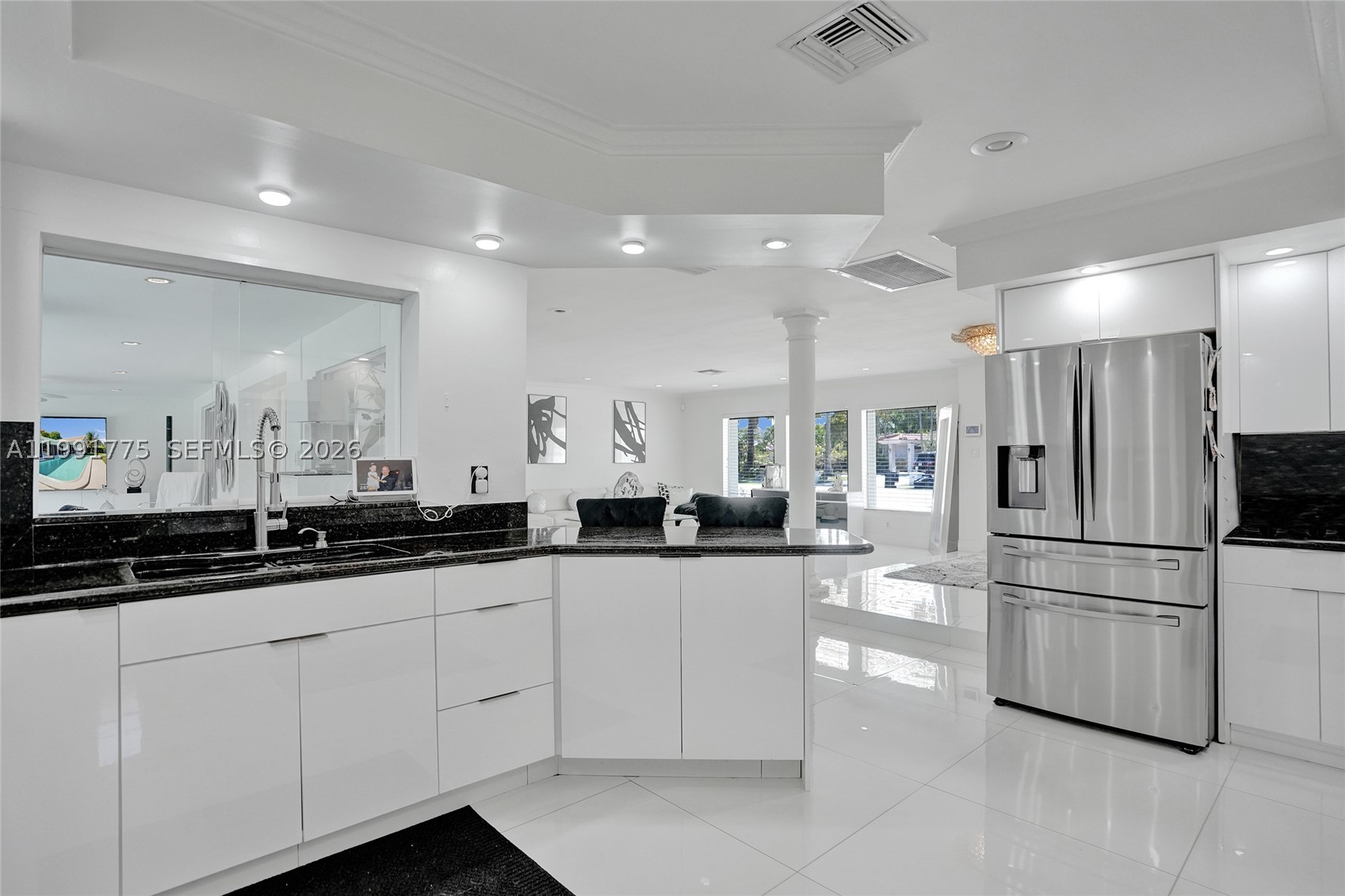 4100 Bayview Dr, Fort Lauderdale FL 33308