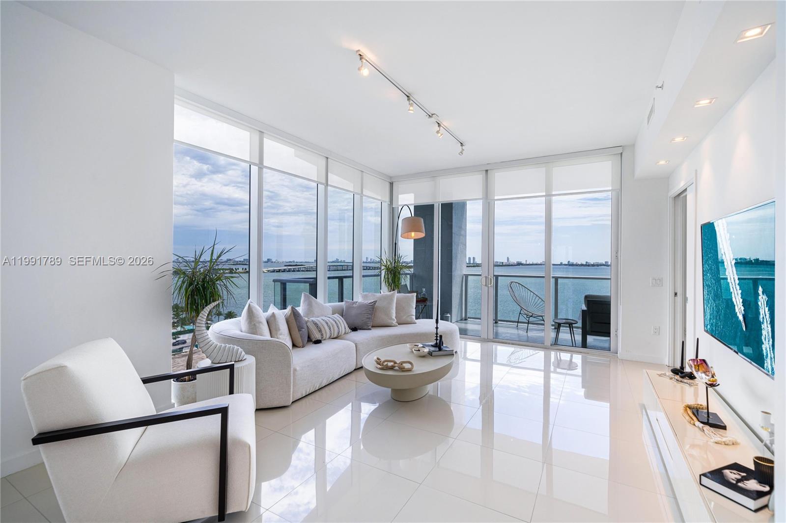 601 NE 27th St #1007, Miami FL 33137