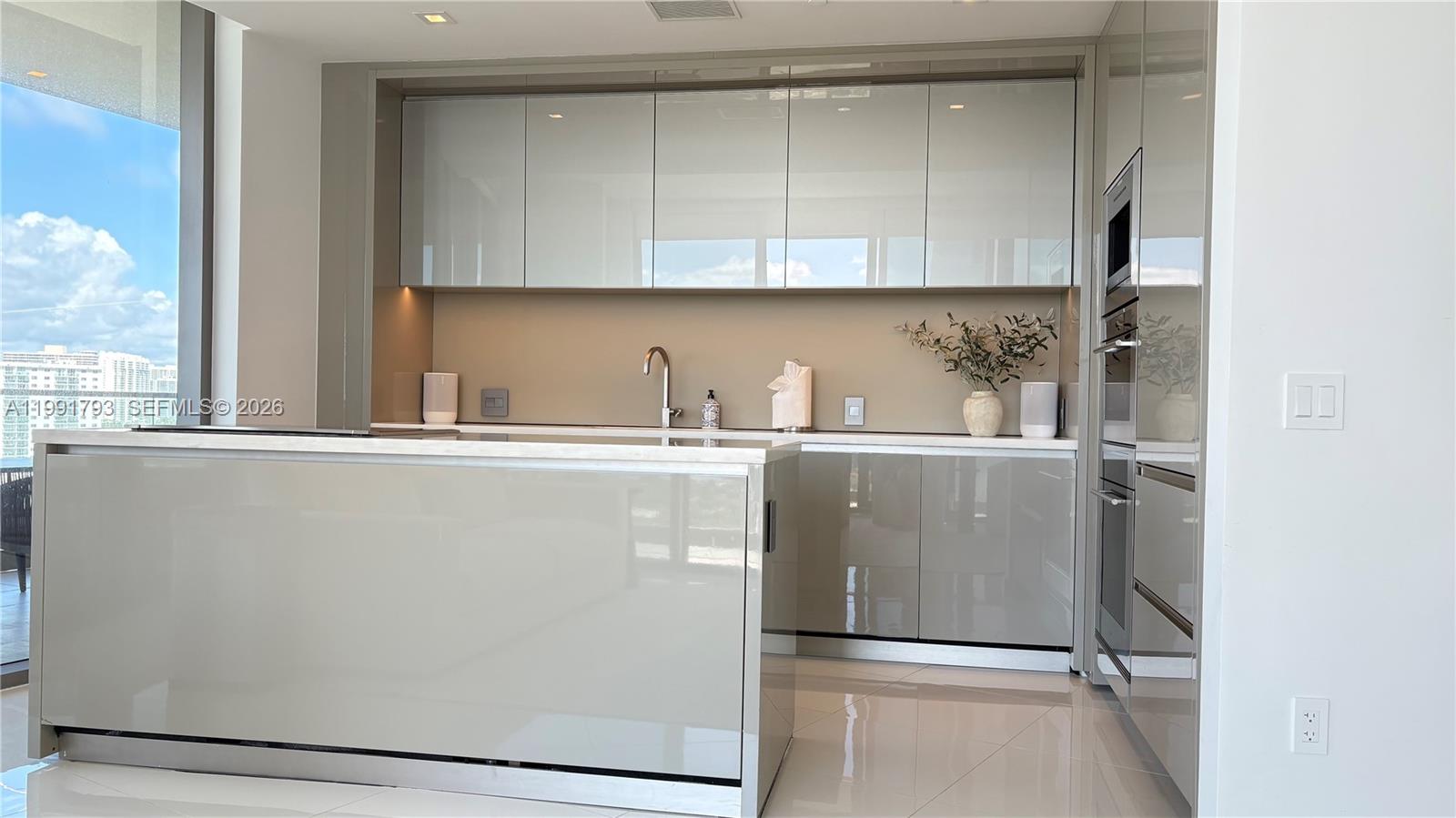 18975 Collins Ave #905, Sunny Isles Beach FL 33160