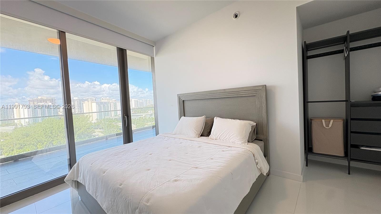 18975 Collins Ave #905, Sunny Isles Beach FL 33160