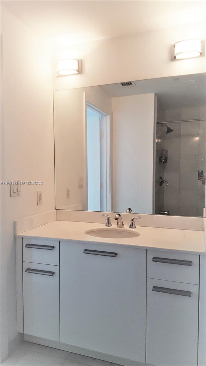 1060 Brickell Ave #2403, Miami FL 33131