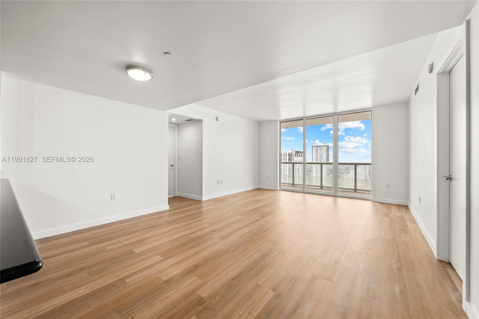 50 Biscayne Blvd #4111, Miami FL 33132