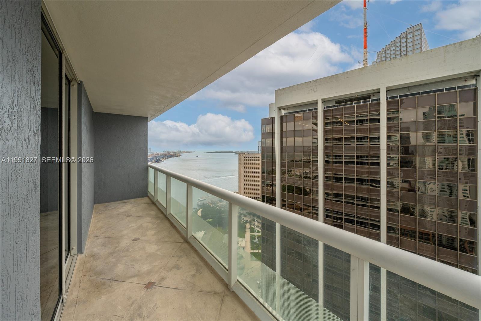 50 Biscayne Blvd #4111, Miami FL 33132