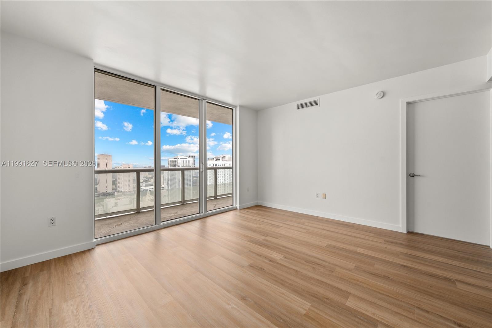 50 Biscayne Blvd #4111, Miami FL 33132