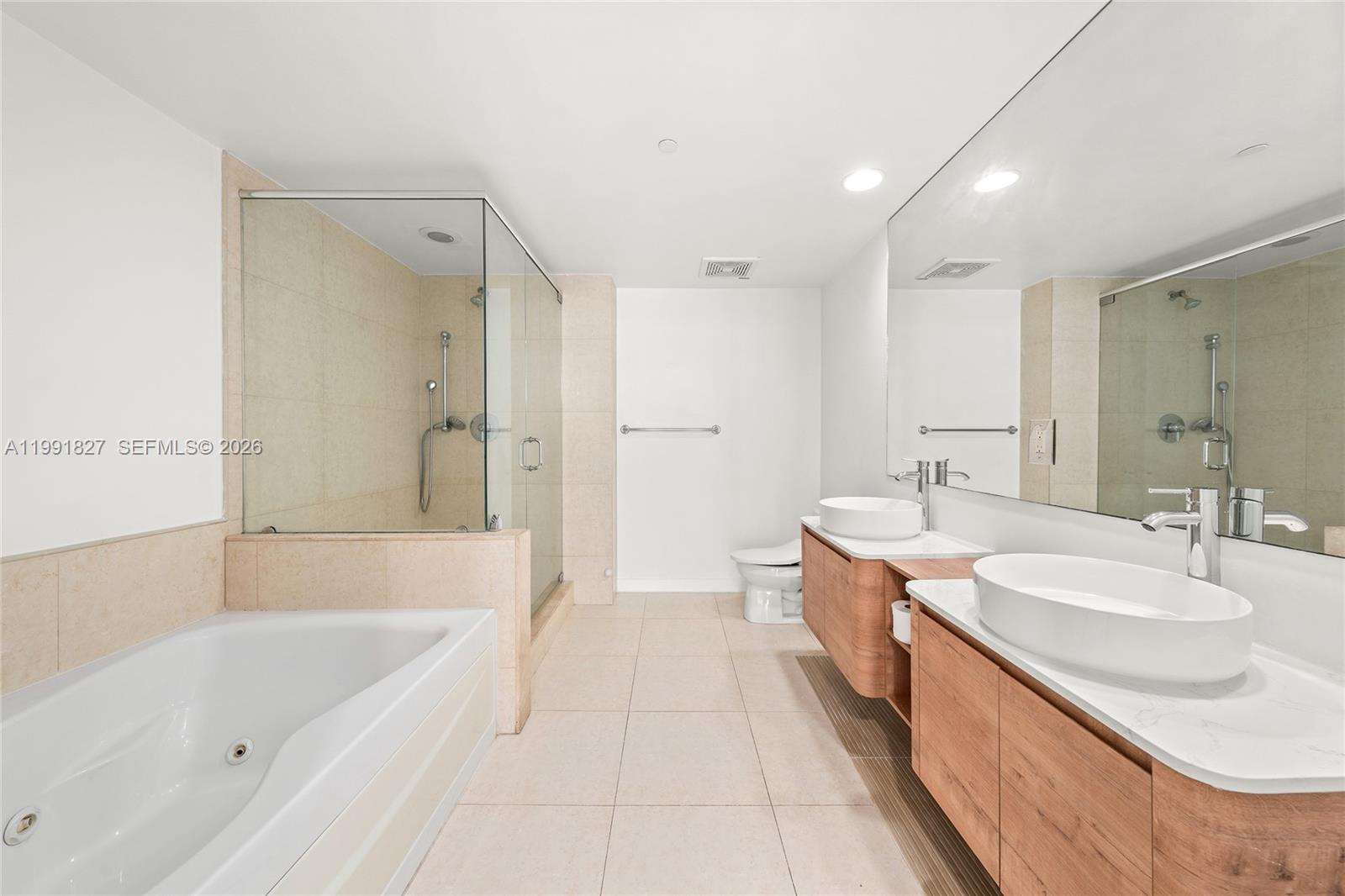50 Biscayne Blvd #4111, Miami FL 33132