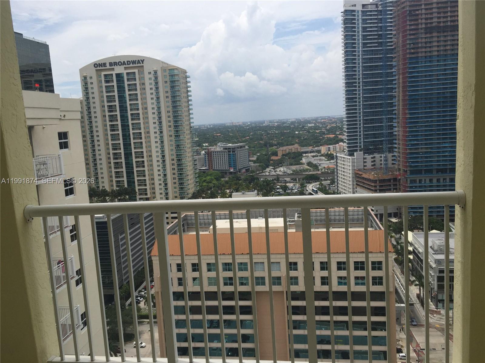 170 SE 14th St #3005, Miami FL 33131
