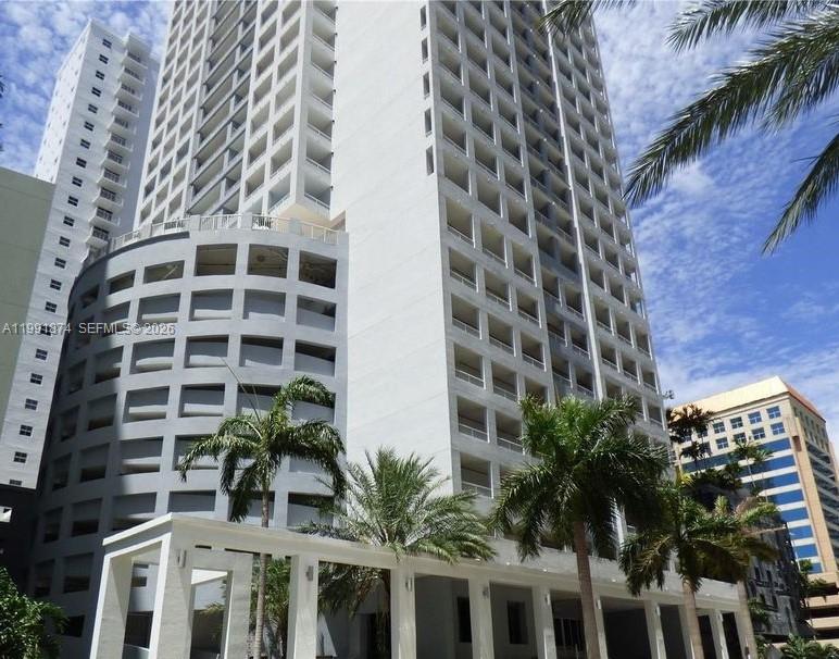 170 SE 14th St #3005, Miami FL 33131