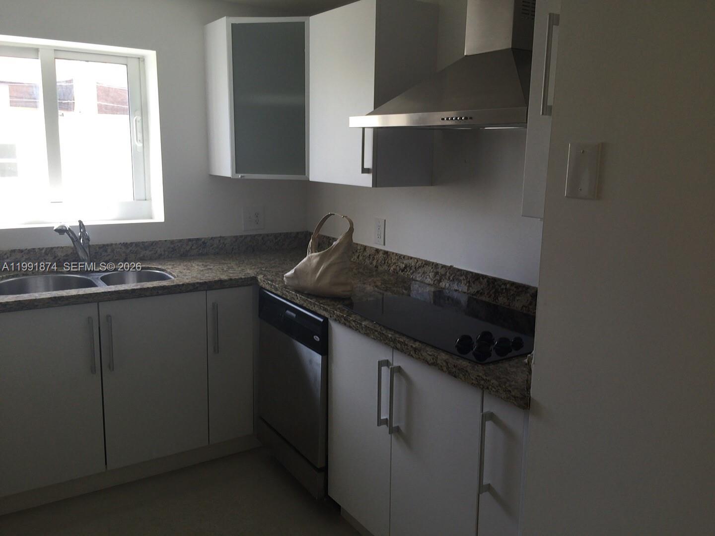 170 SE 14th St #3005, Miami FL 33131