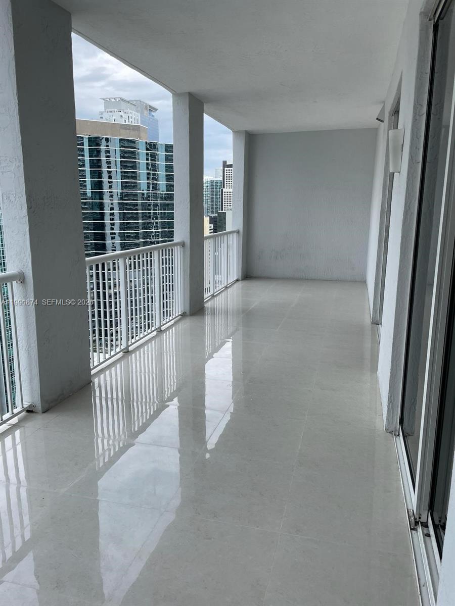 170 SE 14th St #3005, Miami FL 33131
