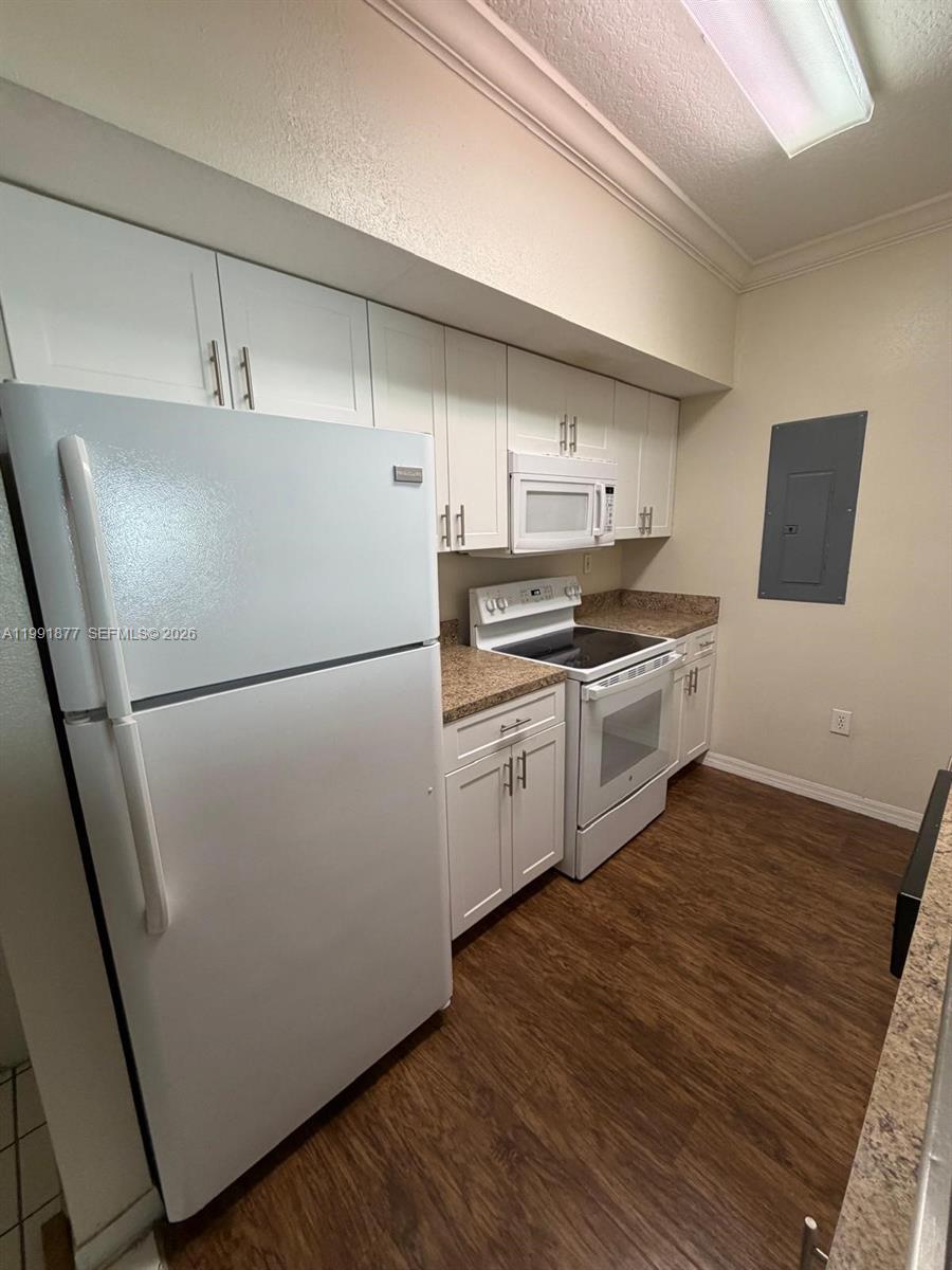 Pembroke Pines FL 33025 - A11991877