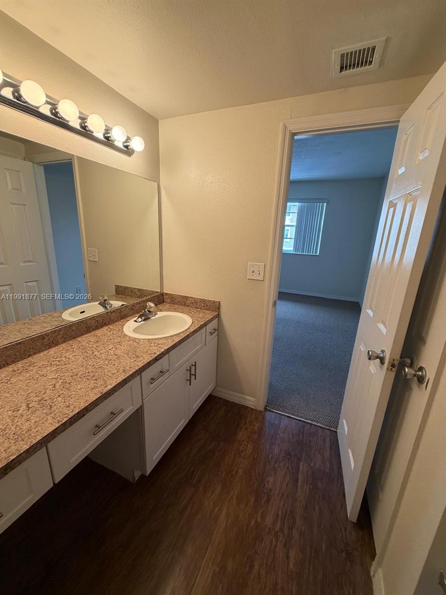 Pembroke Pines FL 33025 - A11991877