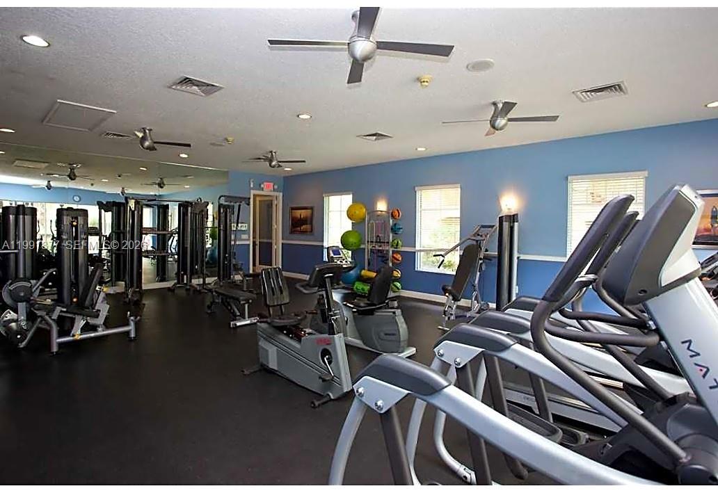 Pembroke Pines FL 33025 - A11991877