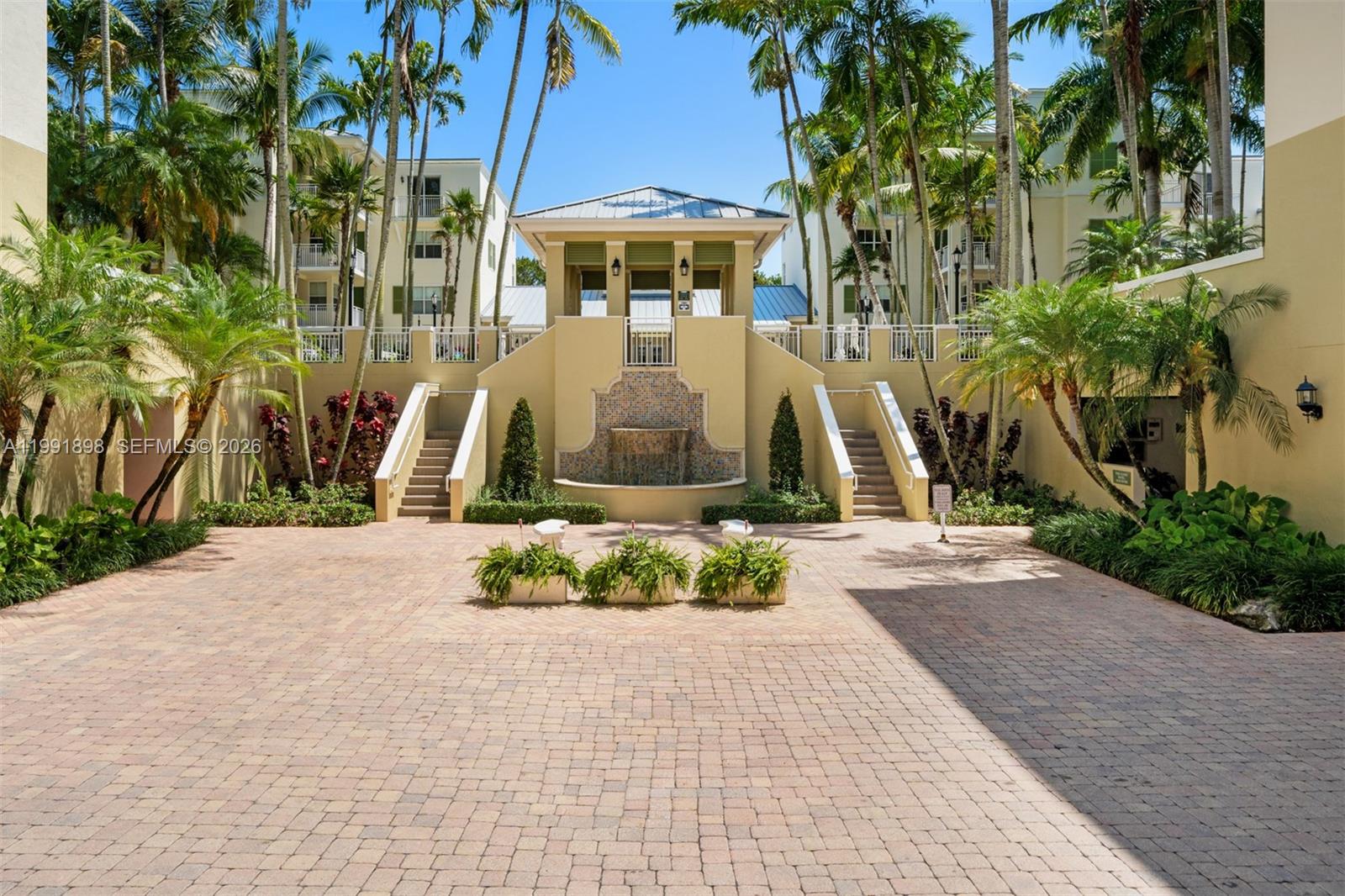 7588 SW 102nd St #203, Pinecrest FL 33156