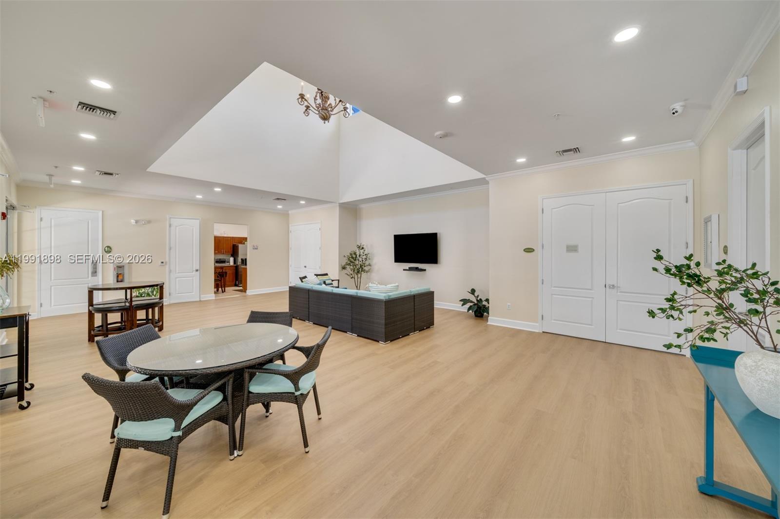 7588 SW 102nd St #203, Pinecrest FL 33156