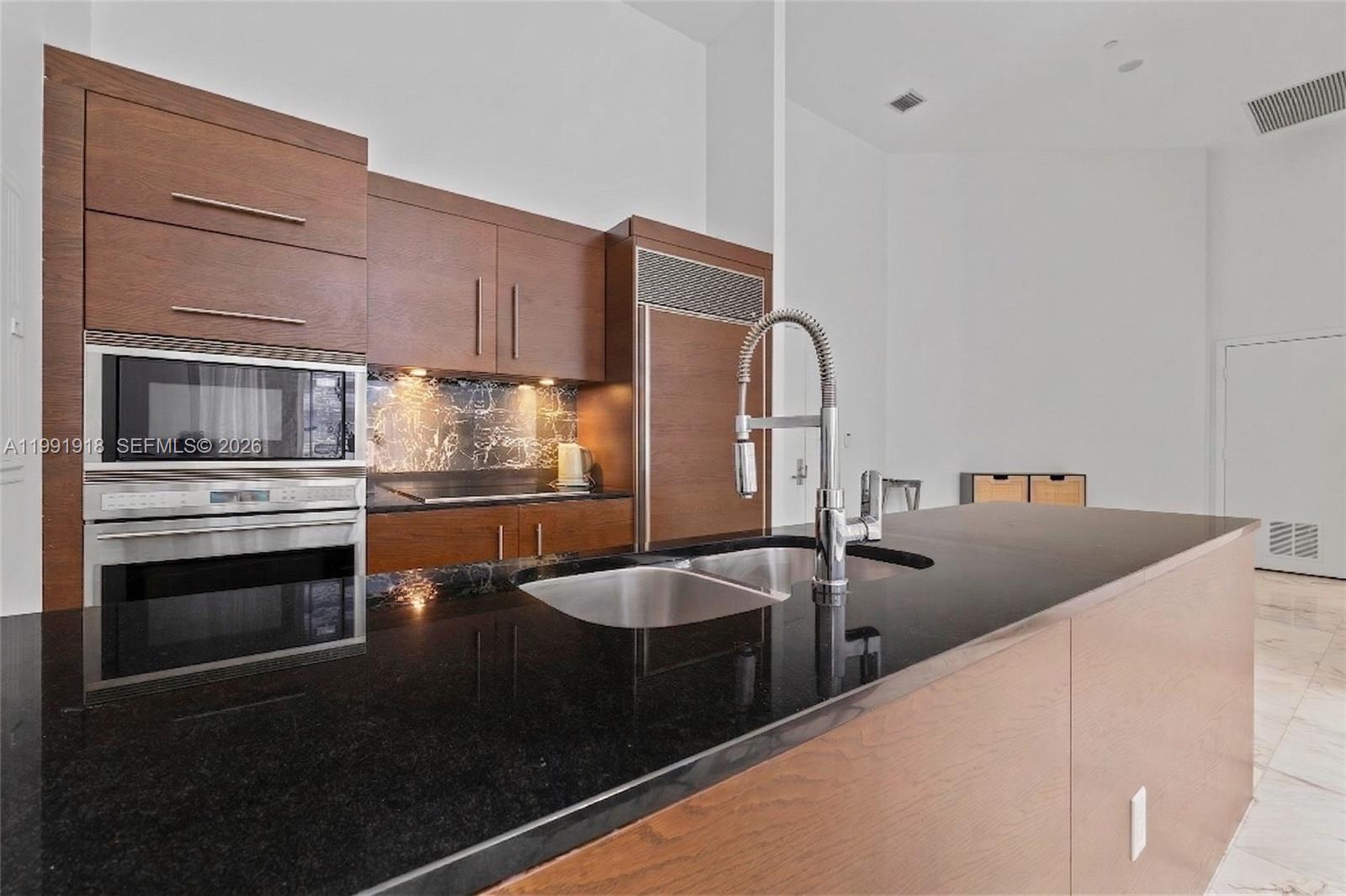 475 Brickell Ave #2209, Miami FL 33131