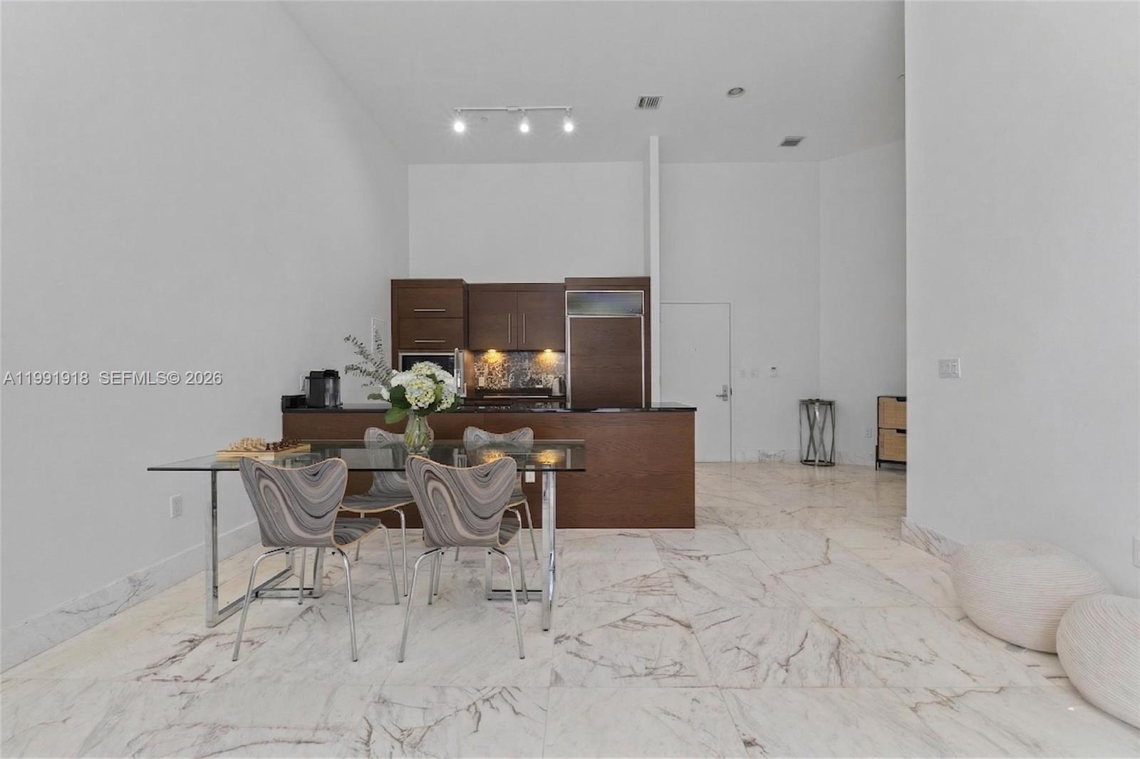475 Brickell Ave #2209, Miami FL 33131
