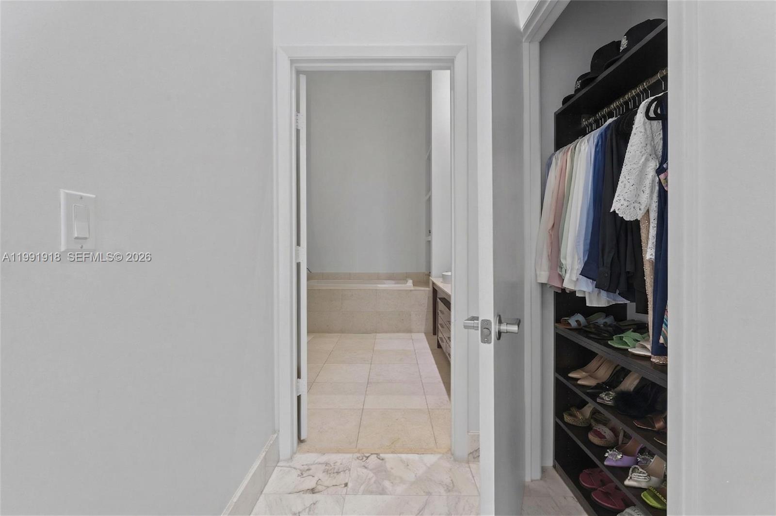 475 Brickell Ave #2209, Miami FL 33131