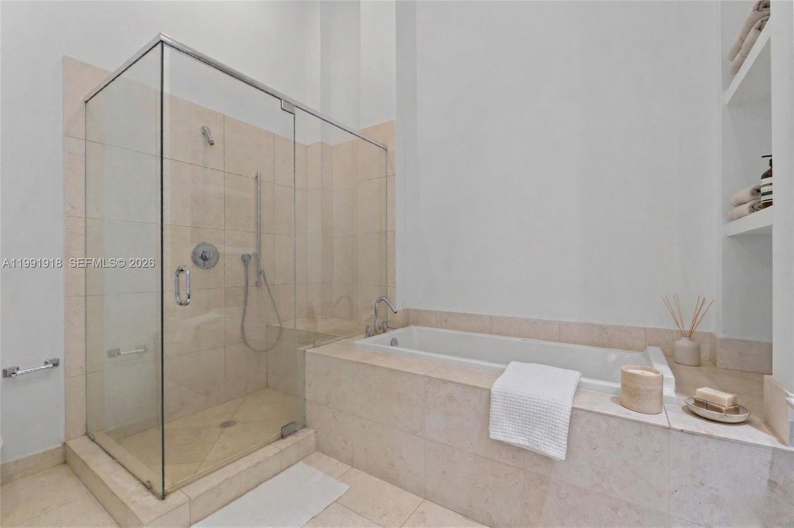 475 Brickell Ave #2209, Miami FL 33131