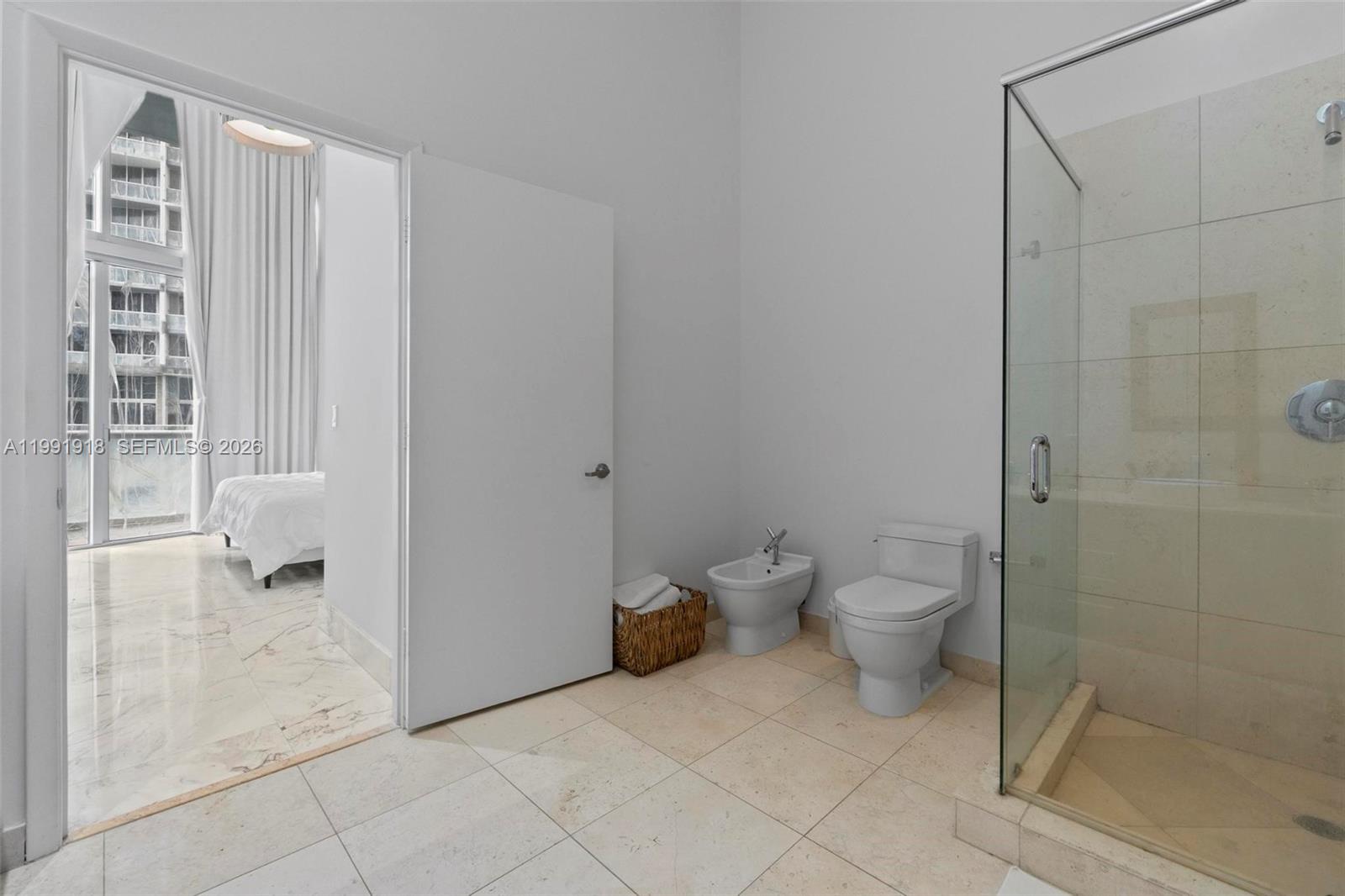 475 Brickell Ave #2209, Miami FL 33131