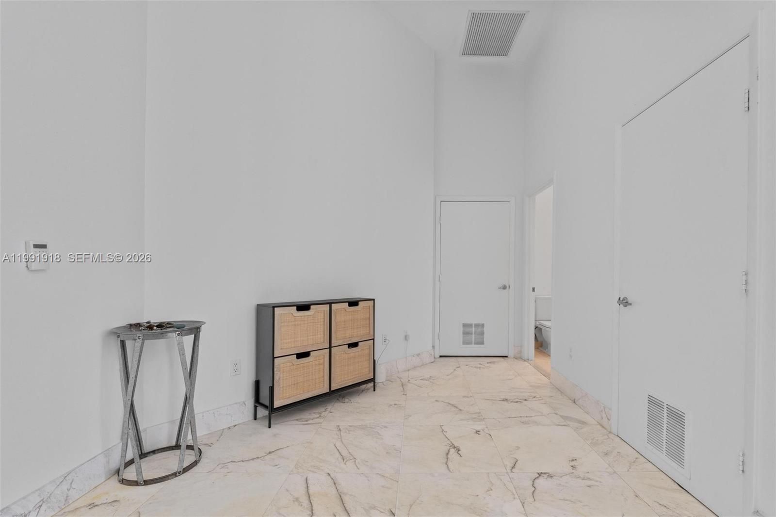 475 Brickell Ave #2209, Miami FL 33131