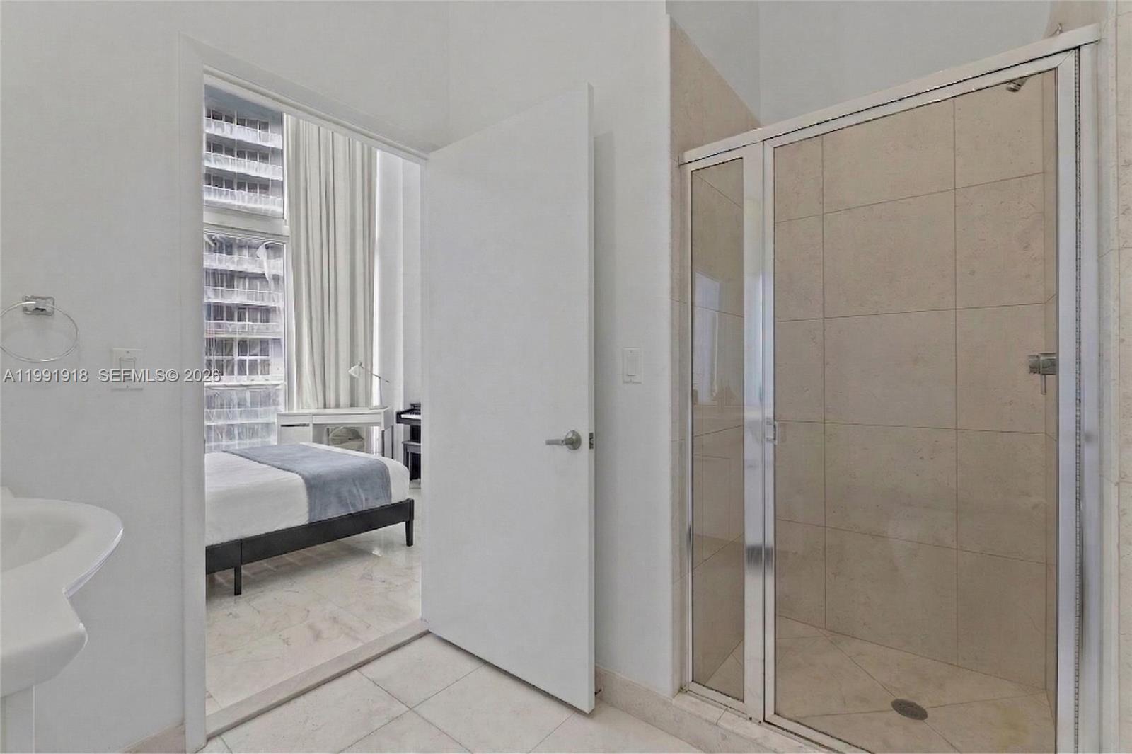 475 Brickell Ave #2209, Miami FL 33131
