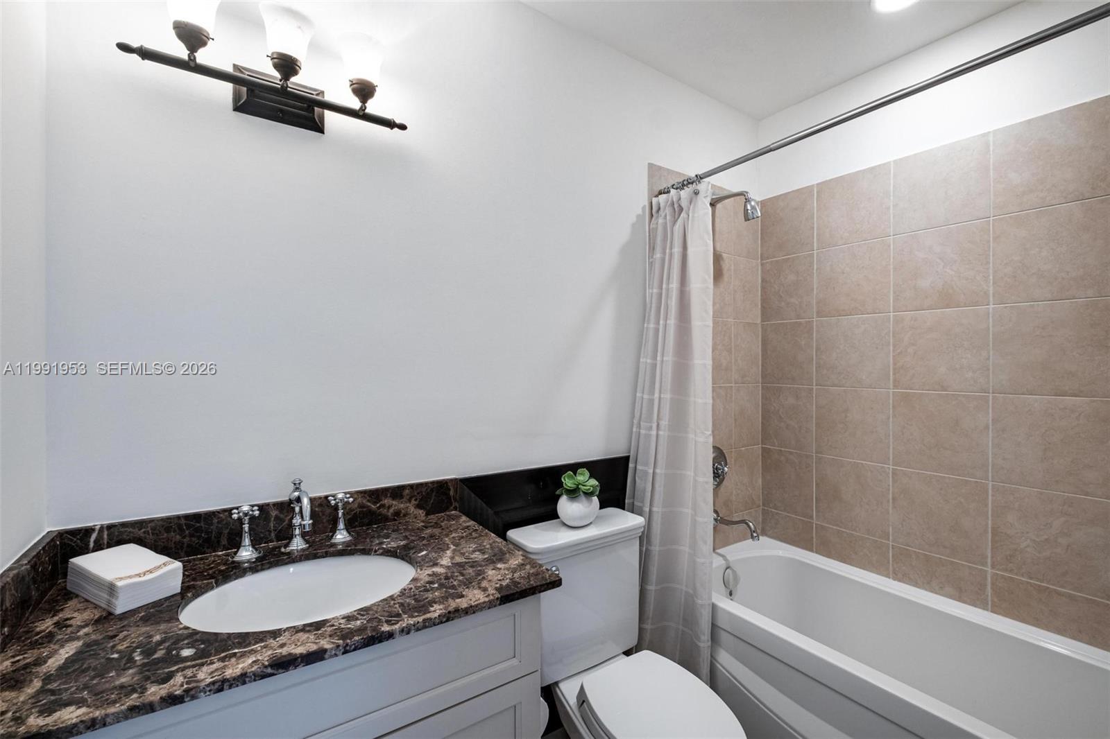 550 Loretto Ave #16, Coral Gables FL 33146
