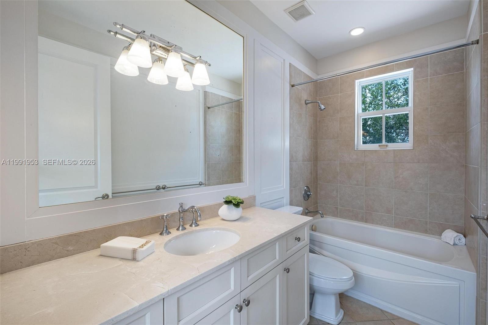 550 Loretto Ave #16, Coral Gables FL 33146